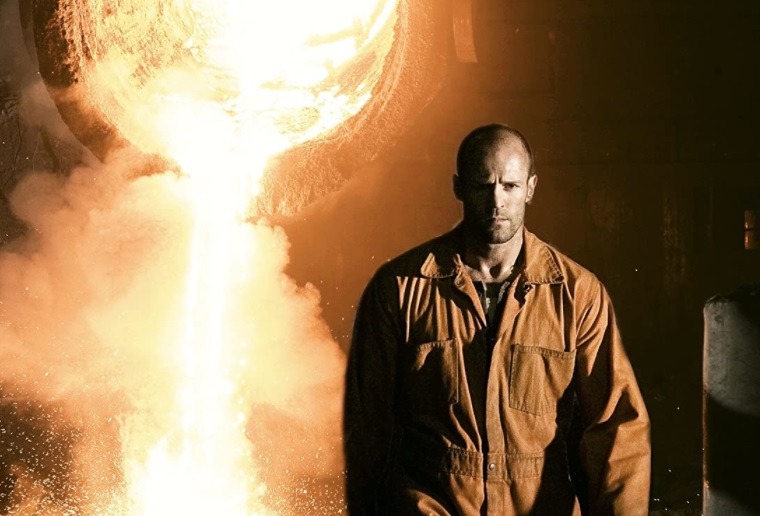 9. Corrida Mortal: Com alma de filme B, essa produção mostra Statham como um piloto de uma corrida, bem, mortal que acontece dentro da prisão. O vencedor ganha a liberdade. Uma versão de corrida maluca bem mais hardcore.