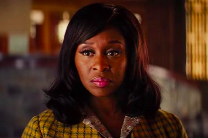 Em 2018, fez sua estreia no cinema com o filme de suspense Maus Momentos no Hotel Royale, dirigido por Drew Goddard (O Segredo da Cabana, 2011).