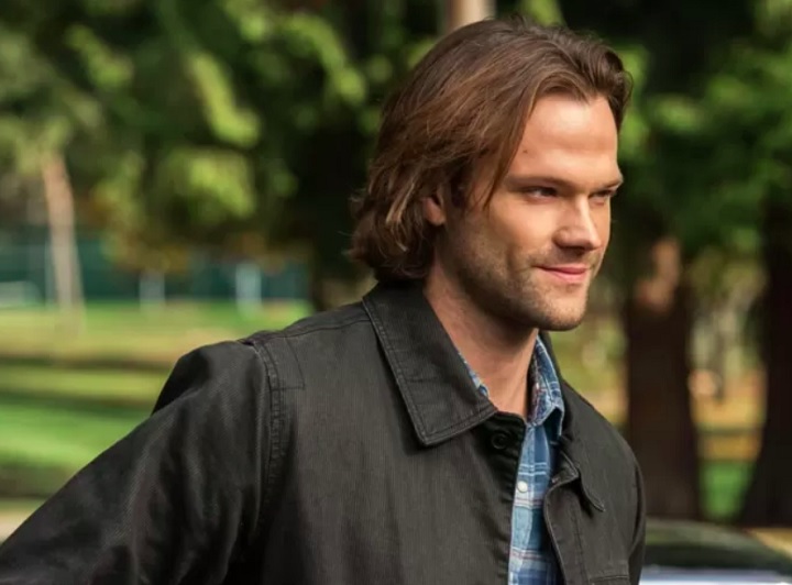 Em outro momento da entrevista, Padalecki destacou a importância de eliminar os estigmas associados ao tratamento psicológico: Eu não tenho vergonha de dizer que fui a um psicólogo e a uma clínica.