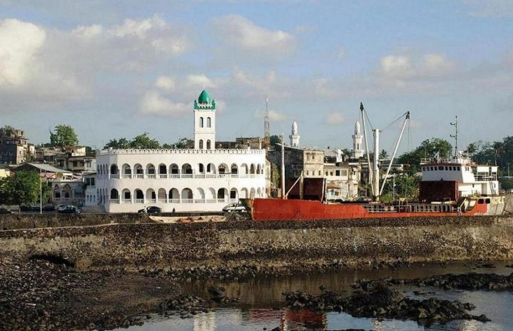 COMORES (África) -  População: 820 mil -  Capital: Moroni