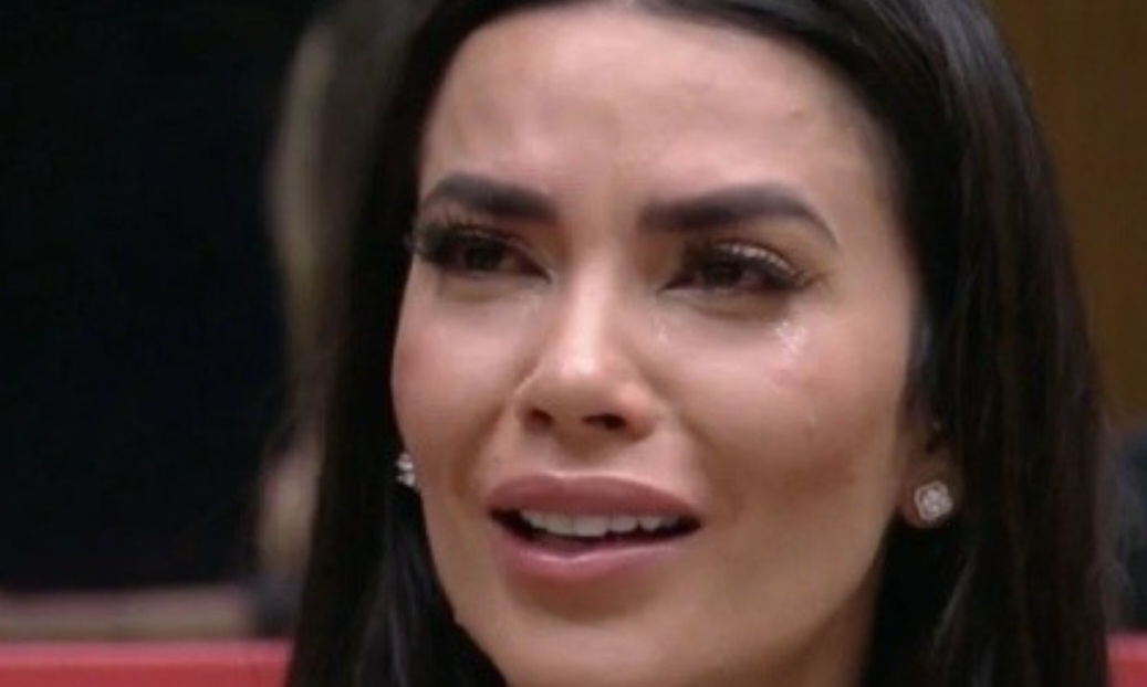 Imagens mostraram que o cantor Guimê passou a mão no corpo de Dania Mendez, que havia entrado na casa para um intercâmbio, sem o consentimento dela. O lutador Cara de Sapato deu um beijo e fez contatos físicos forçados na visitante.