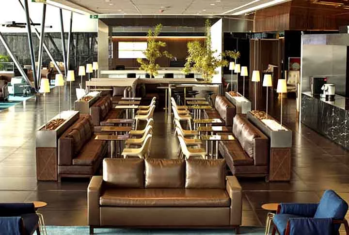 Em alguns aeroportos do Brasil há salas VIP que vendem ingresso avulso, com o preço variando entre R$ 50 e R$ 200 por pessoa.