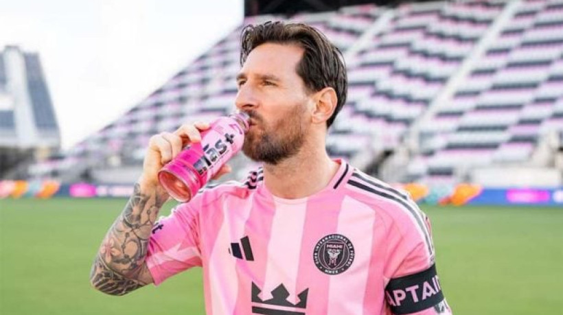 Influenciador desafiou craque argentino por meio de uma rede social; Briga acontece por desavença comercial referentes a bebidas isotônicas