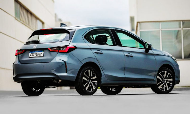 9º) Honda City Hatch - Motor: 1.5 flex; Câmbio: automático do tipo CVT; Consumo na cidade: 13,1 km/l (gasolina) e 9,2 km/l (etanol); Consumo na estrada: 15,2 km/l (gasolina) e 10,5 km/l (etanol); Preço inicial: R$ 117.500.
