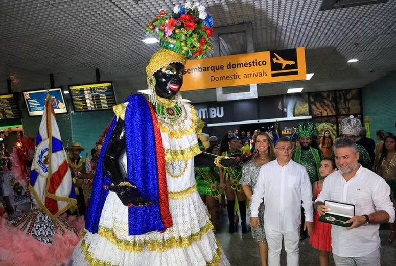 O ato simbólico, em que a Kamélia recebe do prefeito a “chave da cidade”, é considerado patrimônio cultural imaterial do estado do Amazonas. 