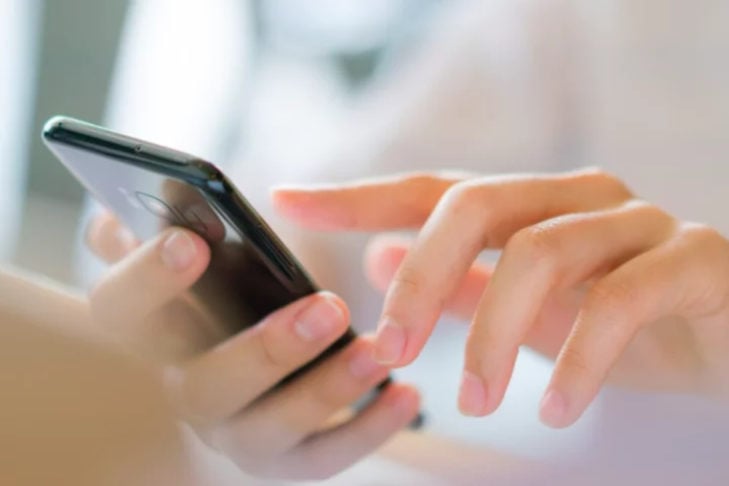 Escolha as empresas de telecomunicações ou financeiras que você quer bloquear. Se preferir, pode selecionar todas de uma vez.