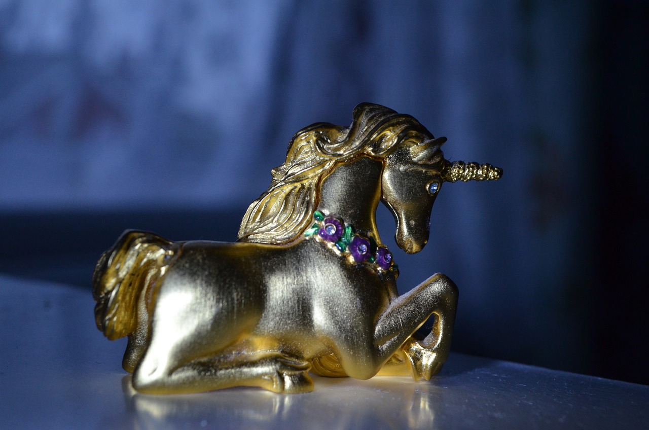 O unicórnio continua a fascinar e inspirar, simbolizando a busca do ideal e a magia que permeia o mundo das lendas.