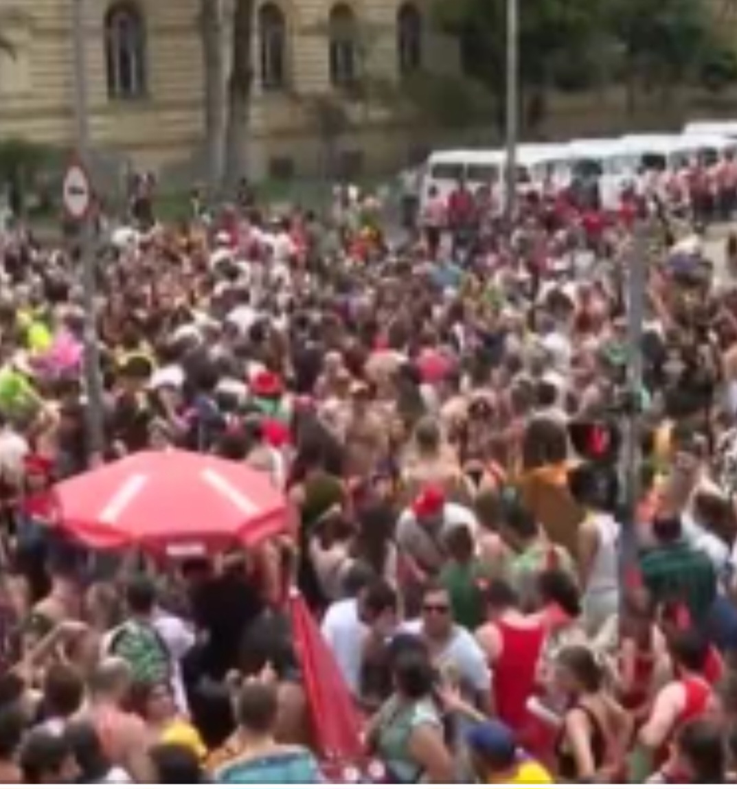 O Carnaval 2025 está chegando e muitos foliões já estão até nas ruas, nos fins de semana, antecipando a festa. Veja como é o carnaval em diferentes regiões do Brasil.