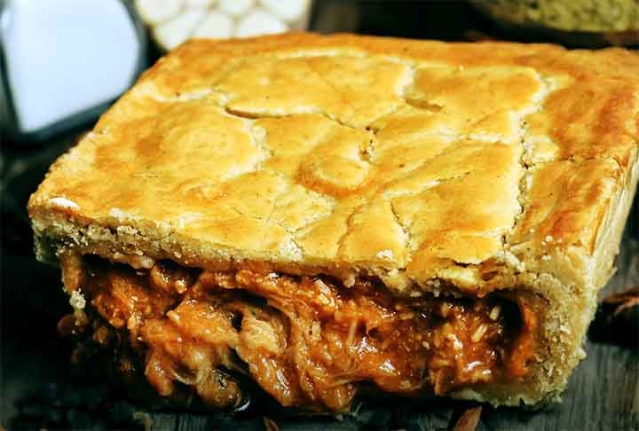 Eles adaptaram as receitas às condições locais, resultando em uma variedade de pratos recheados. O empadão faz muito sucesso no Brasil, com variações de recheios, sejam salgados ou doces.