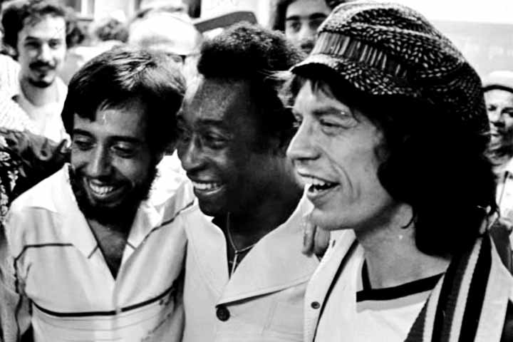 Outro encontro marcante de Sergio Mendes foi com o astro Mick Jagger, da banda Rolling Stones, e Pélé, em jogo do New York Cosmos, em 1977. O clube americano foi onde o Rei encerrou sua carreira de jogador de futebol.