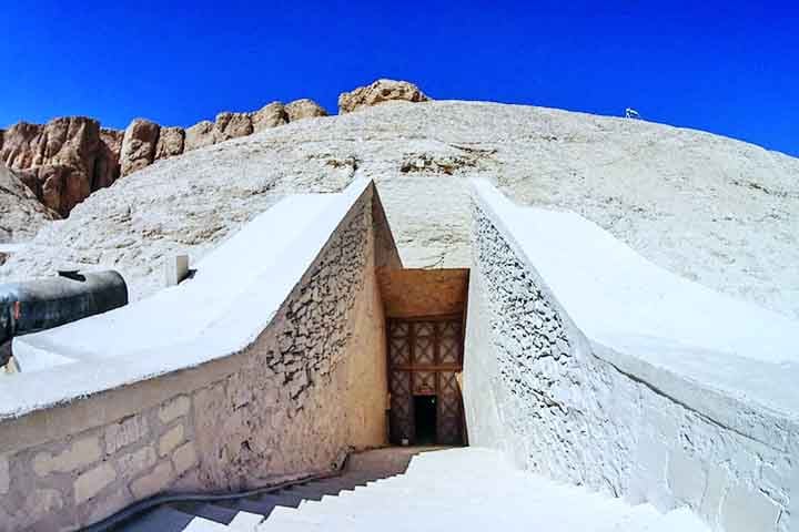 No período do Império Romano, o Vale dos Reis também era uma região de turismo da antiguidade. Isso aconteceu após a capital e os túmulos reais serem transferidos para o delta do Nilo.
