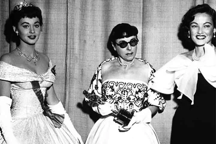 Edith Head morreu no dia 24 de outubro de 1981, às vésperas de completar 1984, por complicações de uma doença na medula óssea. 



