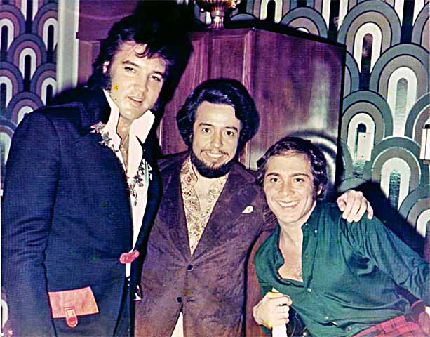 Durante uma temporada de Elvis Presley no Midnight Show, em Nevada, Sergio Mendes teve um encontro com o ícone do rock. 
