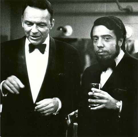 Sua mudança para a América do Norte se deu após uma turnê com ninguém menos que Frank Sinatra, no mesmo ano do golpe militar no Brasil. 

