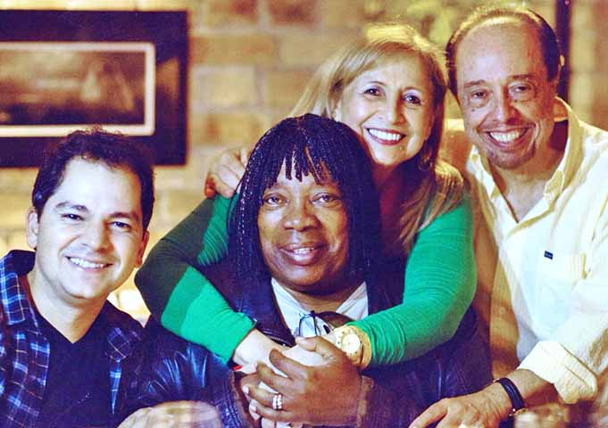 Entre esses nomes estão Steve Wonder, Justin Timberlake, Black Eyed Peas, João Donato, Milton Nascimento e Hermeto Pascoal. 
