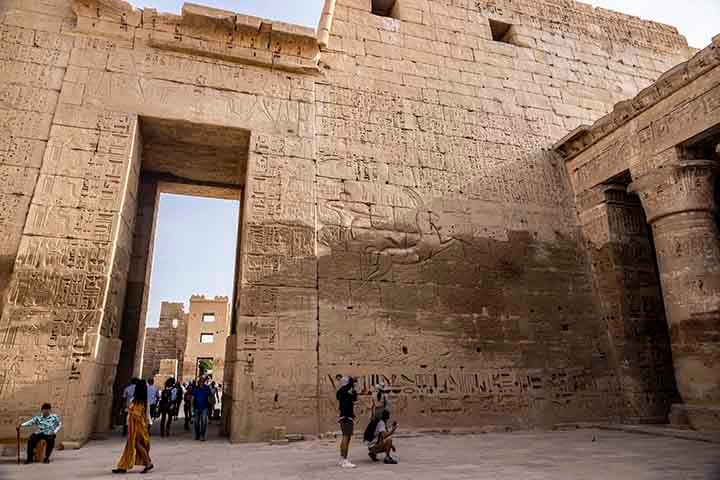 No início de 2025, o Serviço de Informações do Estado do Egito declarou que voltou a localizar o túmulo de um faraó após mais de um século.
