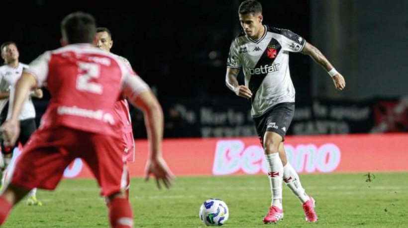 Zagueiro, que chega aos três jogos seguidos como titular após lesão de Lucas Oliveira, projeta semifinal contra o Flamengo 