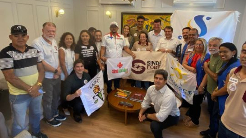 Servidores estiveram reunidos com Evandro Leitão no Paço Municipal