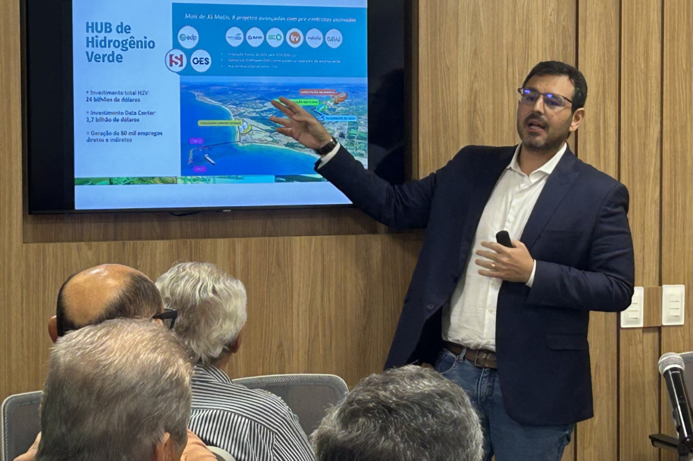 Presidente do Porto do Pec&eacute;m, Max Quintino