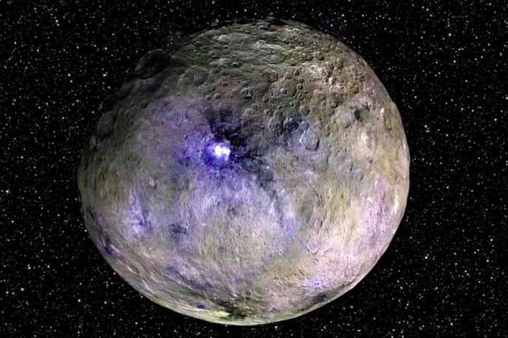 Seu tamanho varia desde pequenas pedras, com poucos metros de diâmetro, até corpos maiores, como Ceres, que tem cerca de 940 km de diâmetro e é classificado como um planeta anão.