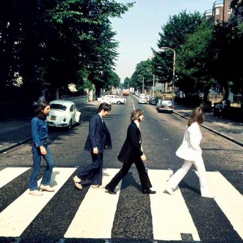 Na reta final, a banda lançou o álbum Abbey Road, em que a capa se tornou inesquecível para os amantes da música. Mesmo sem clima dentro do estúdio, lançaram músicas memoráveis como Come together, Oh! Darling, Here Comes the Sun e Something.