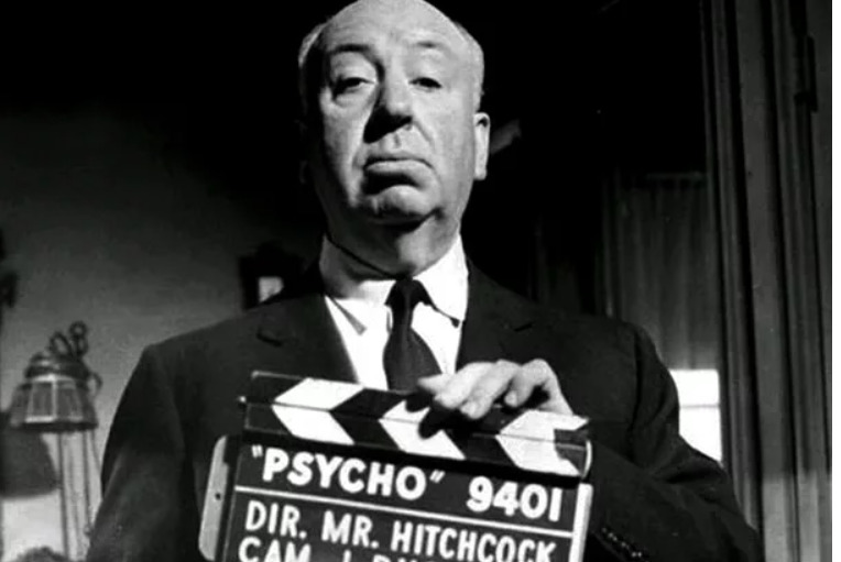Psicose (1960): eis um clássico do cinema mundial. Dirigido por Alfred Hitchcock, é um suspense psicológico centrado em Marion Crane (Janet Leigh), que rouba uma grande quantia de dinheiro e foge para um motel isolado. No motel, ela encontra o enigmático proprietário, Norman Bates (Anthony Perkins), e sua mãe dominadora. Hitchcock usa uma combinação de suspense psicológico e tensão visual para criar uma experiência cinematográfica marcante, culminando em uma série de reviravoltas que mudam compl