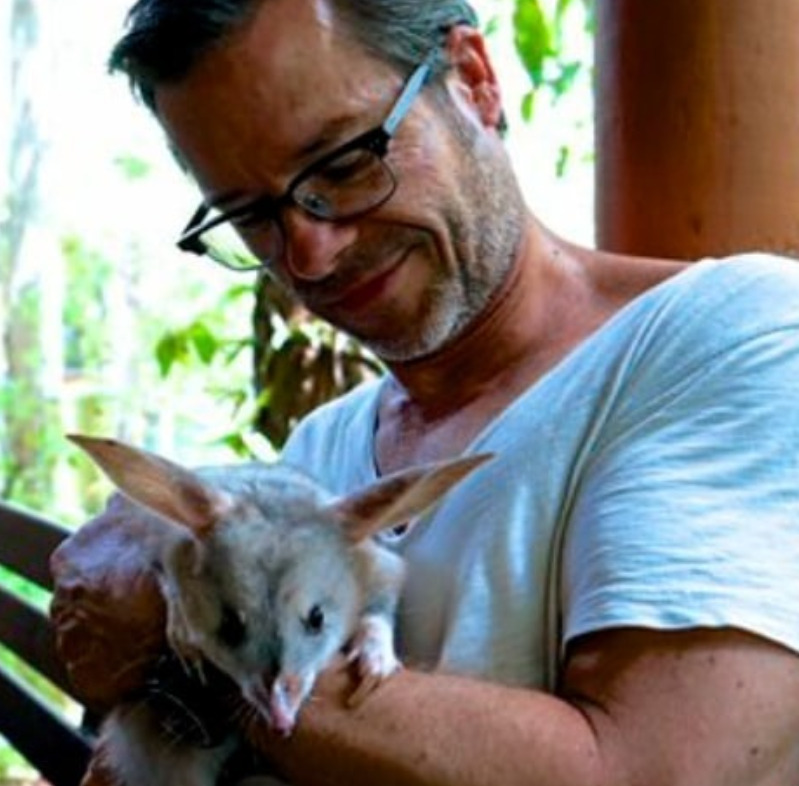 Na primeira década do século 21, Pearce não deixou de atuar em filmes australianos, apesar de seu prestígio em Hollywood. Ele também fez apresentações no teatro.
