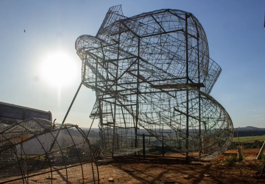 Em meados de 2024 começou a ser construída no interior de São Paulo uma estátua de São Miguel Arcanjo de 70 metros de altura, o dobro da altura do Cristo Redentor. 