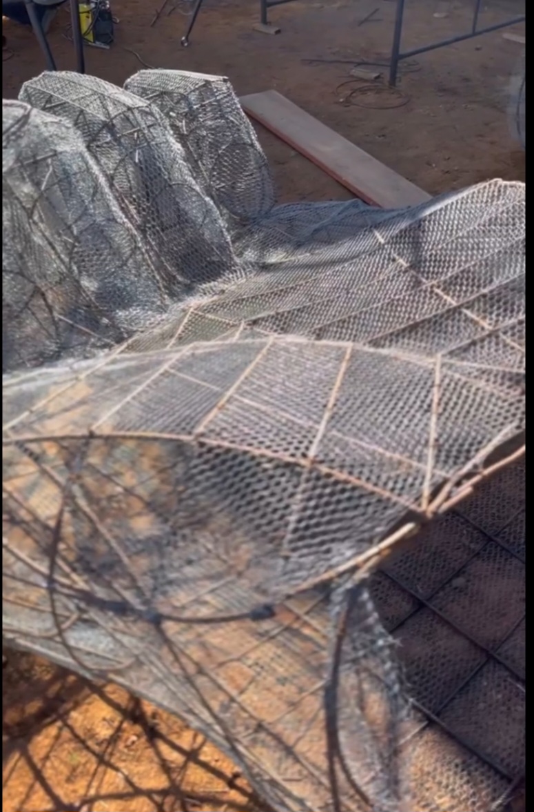 A Basílica de São Miguel Arcanjo atrai fiéis do Brasil inteiro. Para acomodar esse público foi estruturado um grande projeto: o Complexo Turístico Gruta do Arcanjo, localizado a 1,5 quilômetro da Basílica.