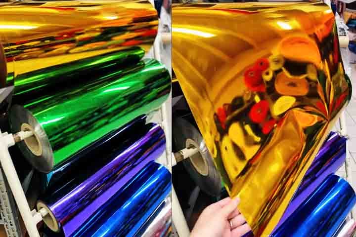 Além disso, o acetato também está presente nesse universo. Afinal, ele é um material plástico transparente e rígido que pode ser usado para fazer fantasias, máscaras, roupas e outros adereços carnavalescos.