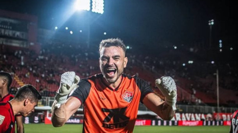 Gabriel Vasconcellos, do Vitória, é um nome que agrada ao técnico Leonardo Jardim, que deseja mais um nome para disputar com Cássio