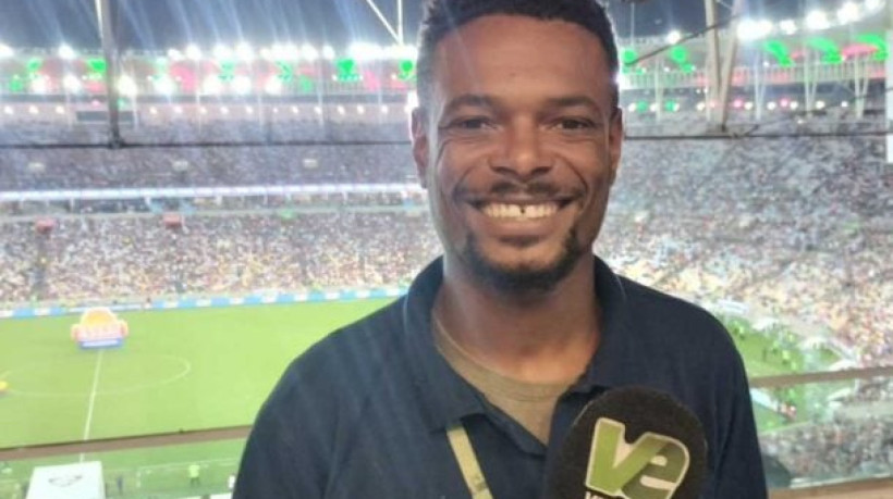 Igor Melo de Carvalho, de 32 anos, saía de bar onde trabalha como garçom e ia para casa de moto quando foi baleado por um PM