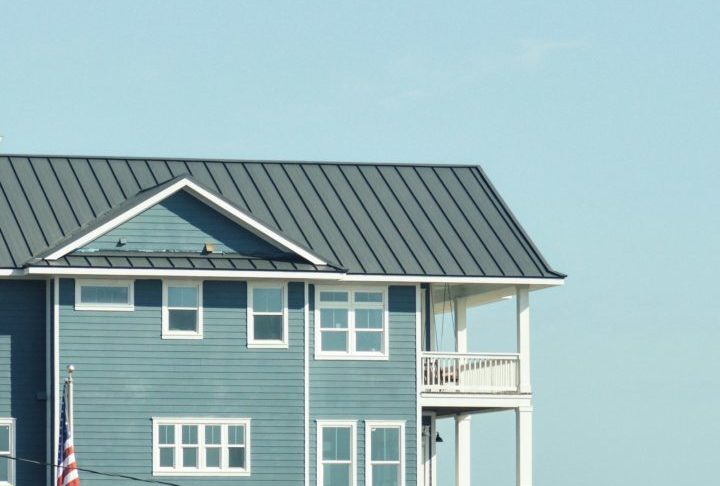 Segurança contra desastres naturais: Embora a madeira seja vulnerável ao fogo, as casas de madeira tem vantagens em outras situações. 