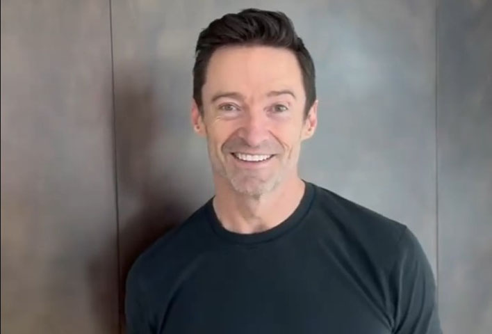Hugh Jackman planeja ficar noivo da atriz Sutton Foster como resposta à ex-mulher Deborra-Lee Furness. Segundo o site “Radar Online”, pessoas próximas a Furness declararam que a atriz “dá apenas um ano antes do colapso” do novo relacionamento de Jackman.
