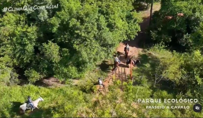 O Rio passa pelo Parque Ecológico Rio Formoso Adventure, que tem diversas atividades de ecoturismo, como tirolesa e passeio a cavalo.