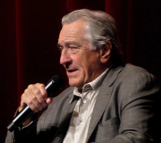 Ele foi criado principalmente pela mãe — que também era poetisa — em Manhattan, onde começou a mostrar interesse pelo teatro e pelo cinema ainda jovem.