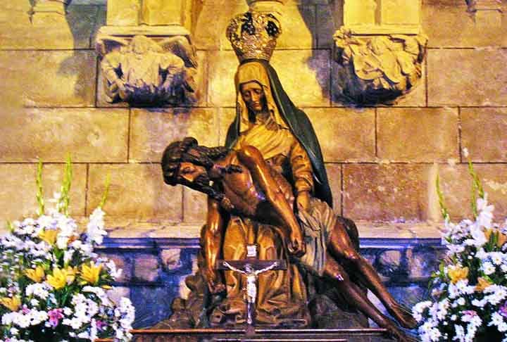 Nomeada em 1914 pela Igreja Católica como padroeira da “Região Leonesa”, a Virgem do Caminho está associada à peregrinação conhecida como “Caminho de Santiago”. Veja outras aparições marianas que ficaram famosas! 
