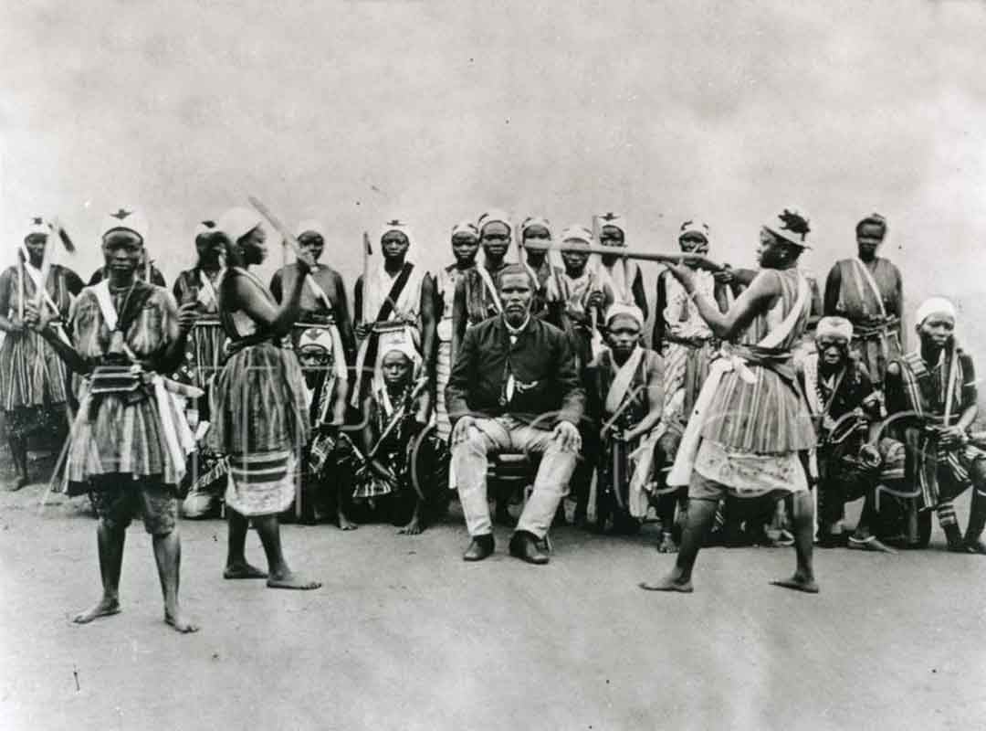 Dan serve como protetor e auxiliar dos demais voduns, sobretudo de Quevioço, a quem ajudou a subir ao céu quando desceu à terra. A Viradouro promete mostrar toda essa cultura na Sapucaí e desmistificar a ideia de que a crença vodum é negativa.  