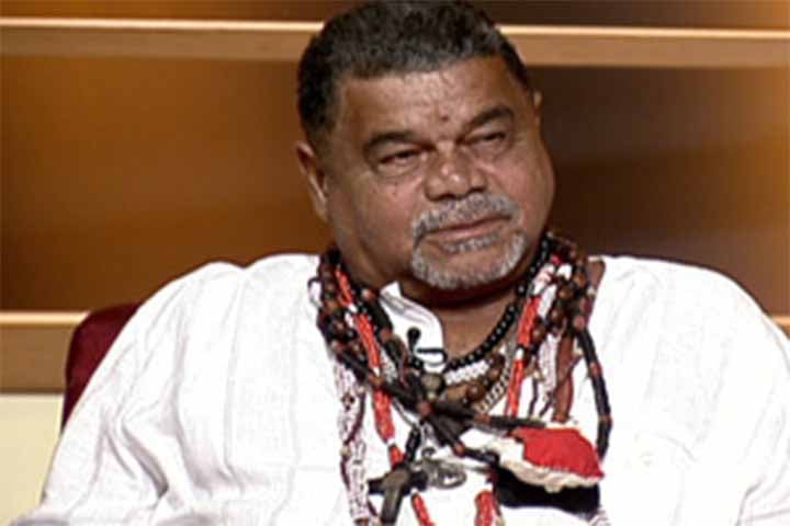 Natural do Morro do Salgueiro, na Tijuca, Laíla tornou-se conhecido no mundo do carnaval por sua personalidade. Por lá, fundou uma das primeiras escolas mirins, a Unidos da Ladeira, onde se destacou e foi por isso chamado para fazer parte do Acadêmicos do Salgueiro. 