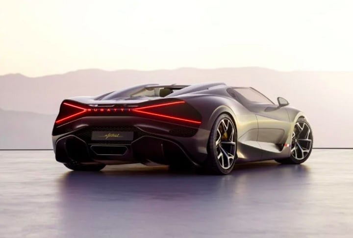 No entanto, a fabricante já anunciou que esse motor será substituído por um V16 híbrido, que manterá a potência e ajudará a alcançar metas de sustentabilidade. O Mistral faz de 0 a 100 km/h em menos de 2,5 segundos e chega a 420 km/h de velocidade máxima.