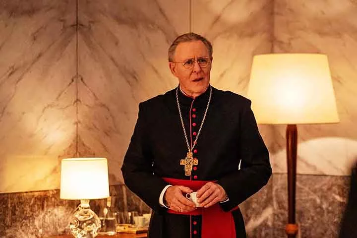 No filme, ele interpreta o cardeal Joseph Cardinal Tremblay, que disputa no conclave a sucessão do Papa que acaba de morrer. 
