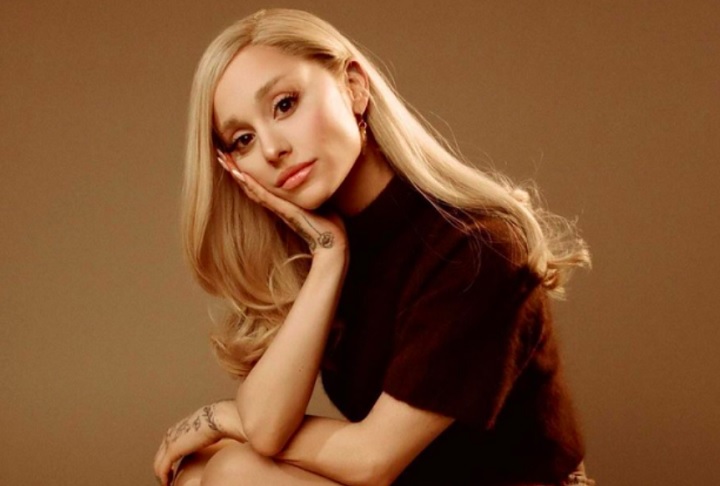 O álbum foi bem recebido pela crítica e pelo público, a estabelecendo como uma nova estrela do pop. 