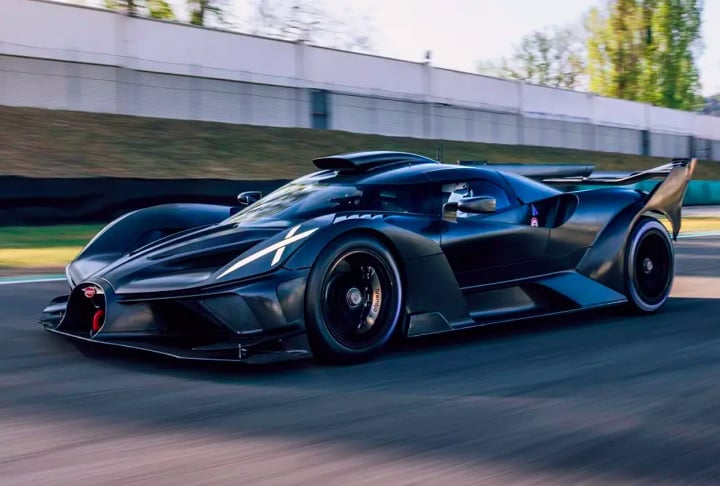 5º) Bugatti Bolide – R$ 27,8 milhões: Mais um Bugatti na lista, dessa vez o Bolide, que vem equipado com um motor W16 de 1.850 cv. Faz de 0 a 100 km/h em apenas dois segundos e pode chegar a 380 km/h.
