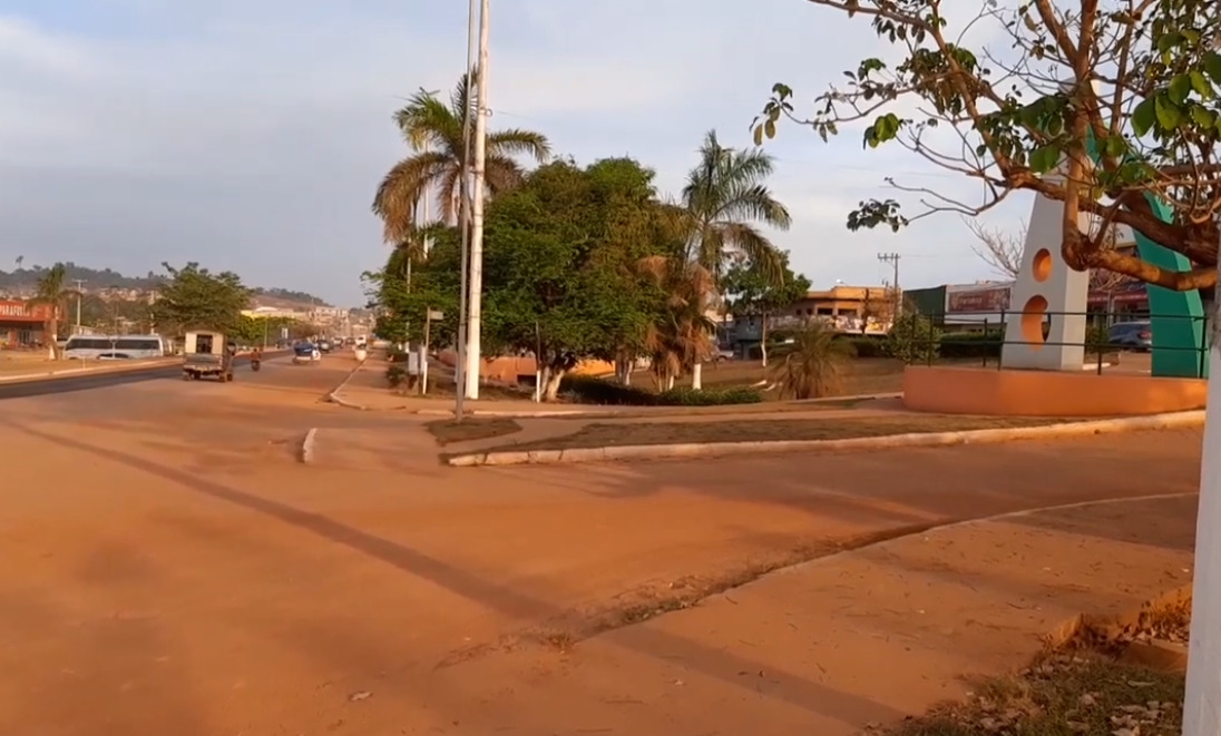 Pacajá (PA) - 40,70 pontos -  Violência urbana e rural é um dos principais desafios. Acesso precário a saneamento, transporte e educação. Exploração ilegal de madeira e crimes ambientais são comuns.