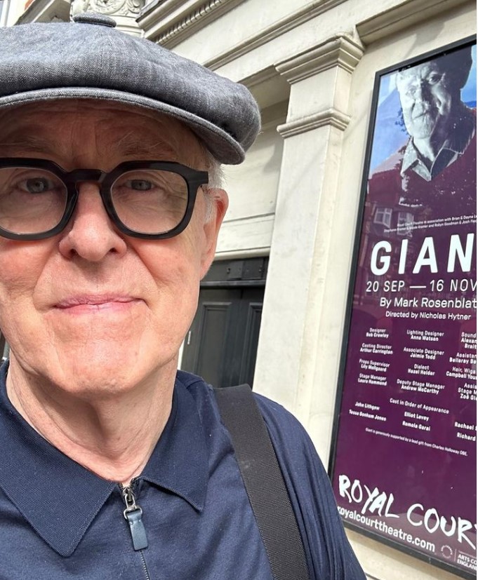 “Recebi a ligação quando estava no festival de Sundance e não foi uma decisão fácil, pois vai me definir para o último episódio da minha vida”, completou Lithgow, o primeiro a ser confirmado no elenco da nova série. 
