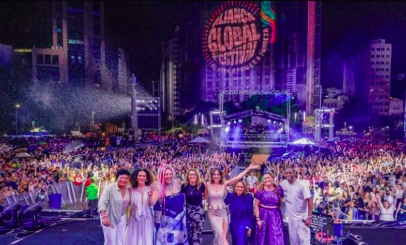 Janja assumiu a organização do evento, chamou influenciadores e artistas próximos, e praticamente conduziu uma programação à parte, o que foi chamado nas redes sociais de Janjapalooza, em referência ao festival de rock independente Lollapalooza.