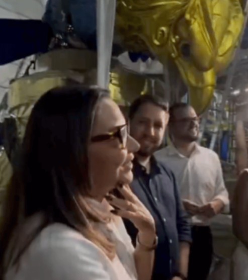 Recentemente, a primeira-dama acabou vazando imagens sigilosas da águia da Portela para o desfile do Carnaval do Rio de Janeiro de 2025. Em visita à escola de samba, Janja publicou vídeos em que é possível ver a emblemática alegoria da agremiação, que era mantida em sigilo para ser revelada apenas na Sapucaí. A Portela classificou o episódio de “descuido” e observou que “erros acontecem”, mas Janja recebeu diversas críticas nas redes sociais pelo “vacilo”. 

