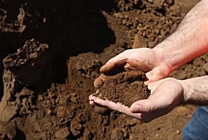 Com isso, esses minérios são descritos como “raros” porque é muito raro encontrá-los de forma pura, embora haja depósitos de alguns deles em todo o mundo.