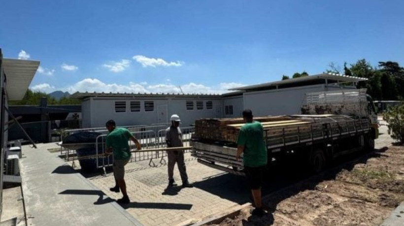 Clube pretende gastar de R$ 25 a 30 milhões em obras; nesta quinta (27), uma piscina começou a ser instalada no Moacyr Barbosa