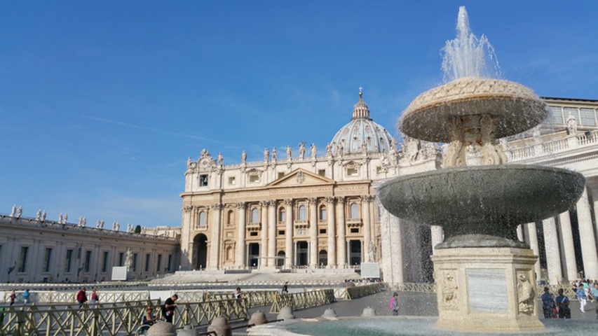Basílica de São Pedro (1506-1626): Localizada no Vaticano, é uma das maiores igrejas do mundo, projetada por artistas como Michelangelo, que esculpiu a cúpula